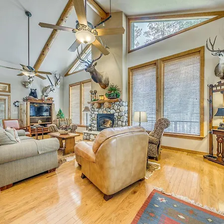Rustic Cloudcroft Cabin With Spacious Deck And Grill!